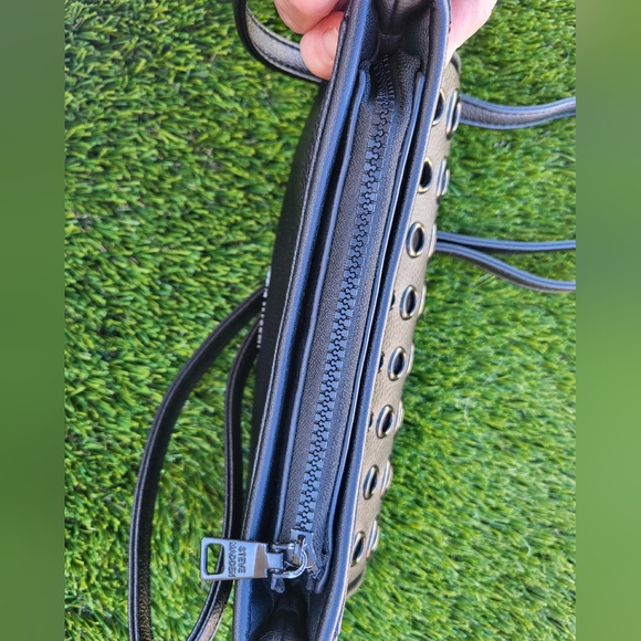 Steve Madden Black Bagata Crossbody And Wristlet. - Picture 9 of 16